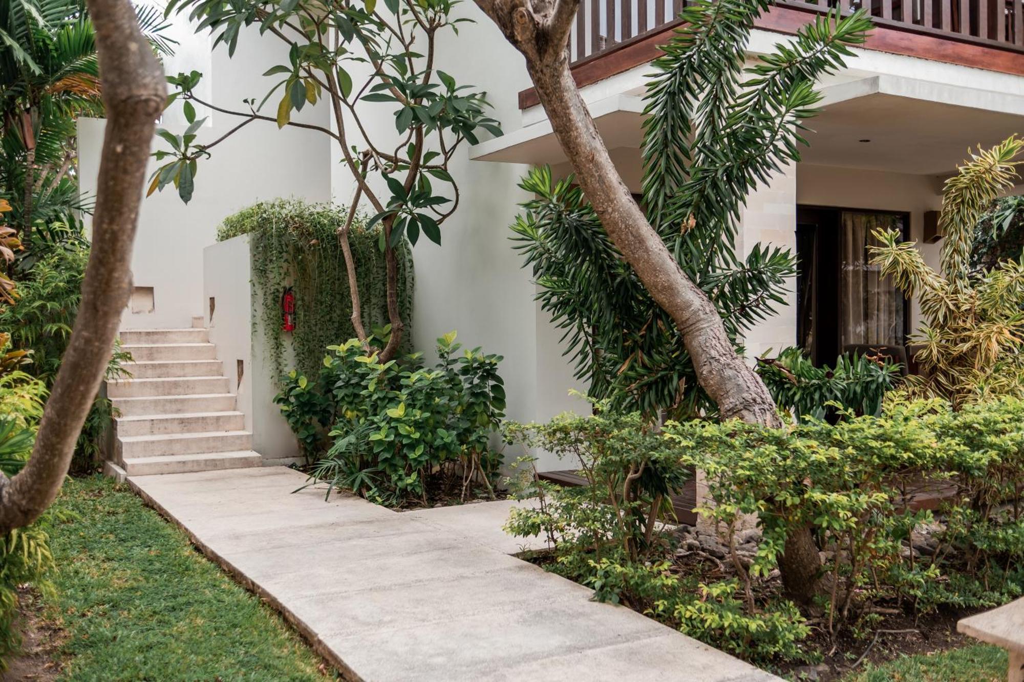 Living Asia Resort And Spa Senggigi Extérieur photo